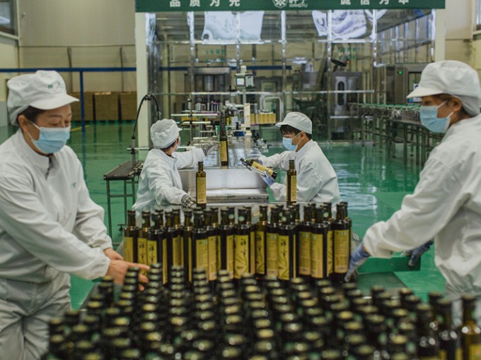大家都知道，每一滴醇香的祥宇莊園橄欖油，都源自一顆顆小小的油橄欖果實(shí)。今天，就讓..